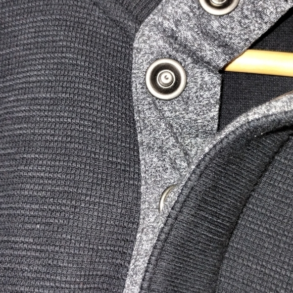 ✨FREE WITH PURSHASE✨PERRY ELLIS PYJAMA TOP SIZE SMALL - Picture 4 of 4